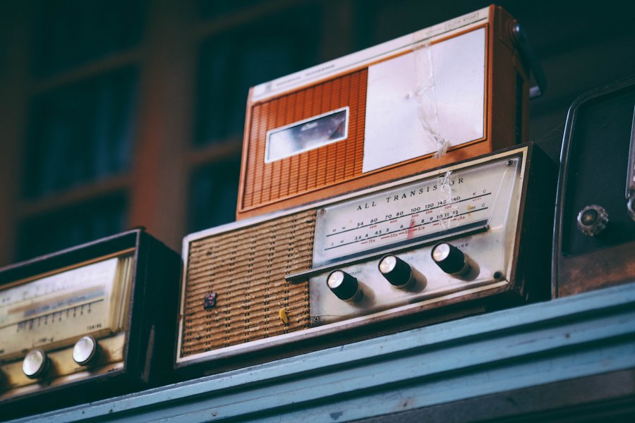 radios-fancycrave-440150-unsplash.jpg